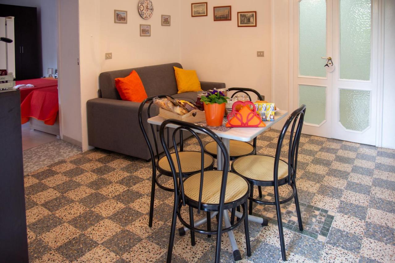 Appartement Domus Anticaglia By Domusextra à Naples Extérieur photo