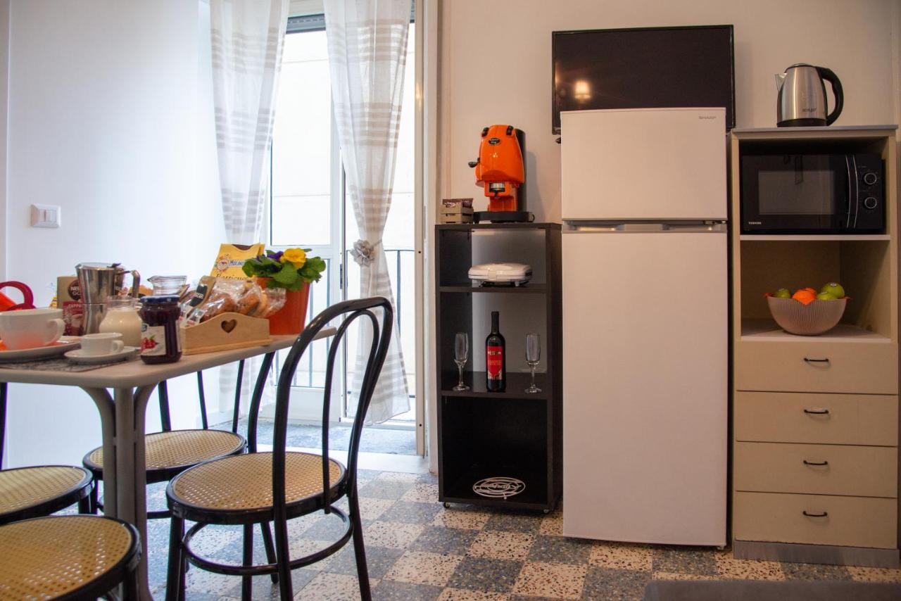 Appartement Domus Anticaglia By Domusextra à Naples Extérieur photo