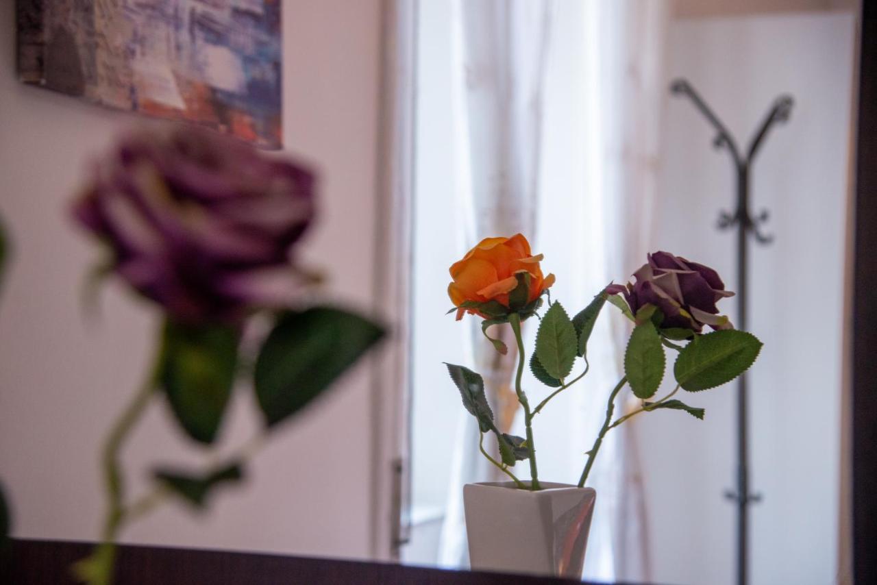 Appartement Domus Anticaglia By Domusextra à Naples Extérieur photo