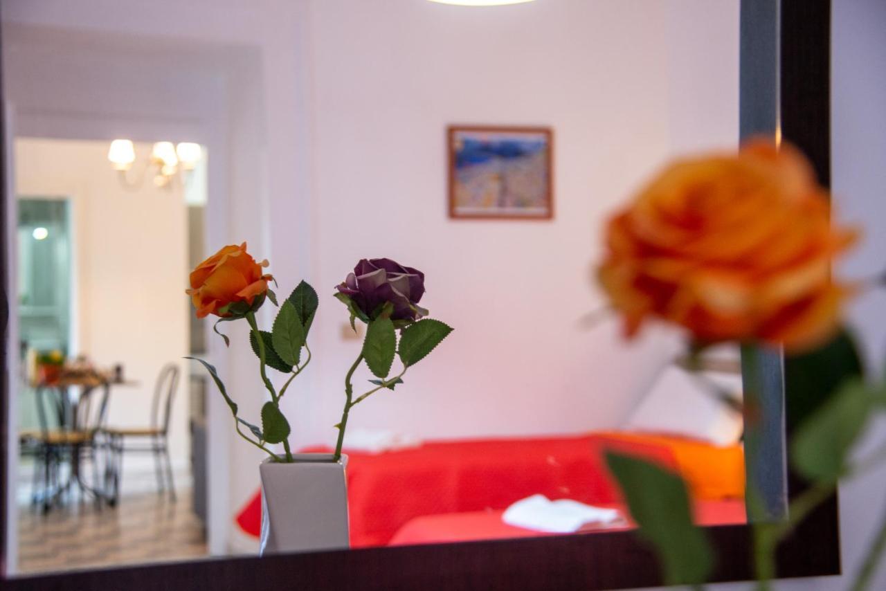 Appartement Domus Anticaglia By Domusextra à Naples Extérieur photo