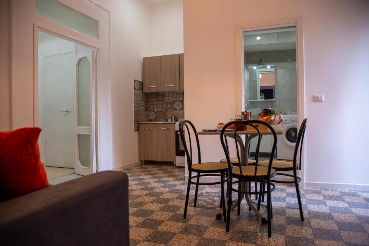 Appartement Domus Anticaglia By Domusextra à Naples Extérieur photo